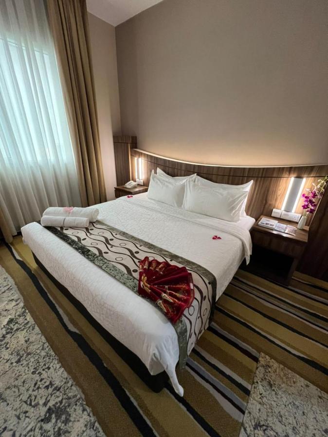 Nova Hotel Miri Exterior photo