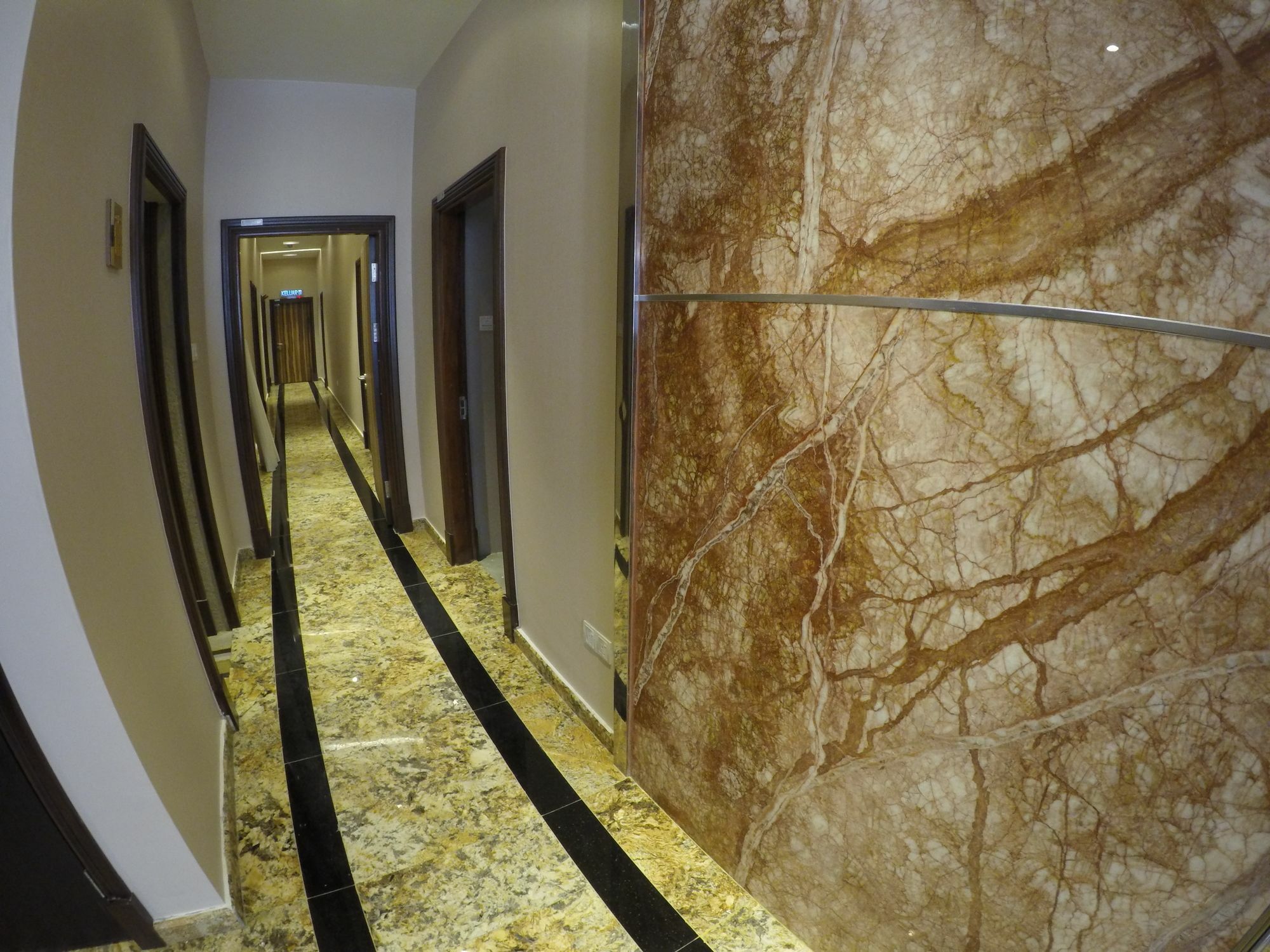 Nova Hotel Miri Exterior photo